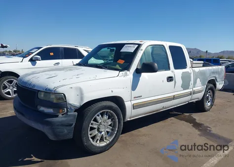 2001 Chevrolet Silverado 1500 из США, поврежденный, VIN 2GCEC19V311228016